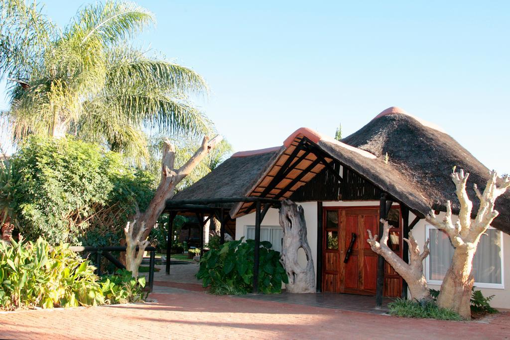 Cest Si Bon Hotel Otjiwarongo Luaran gambar