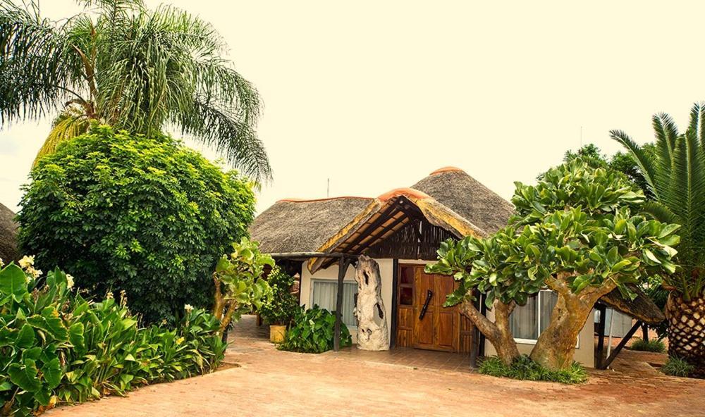 Cest Si Bon Hotel Otjiwarongo Luaran gambar