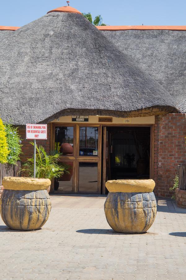 Cest Si Bon Hotel Otjiwarongo Luaran gambar