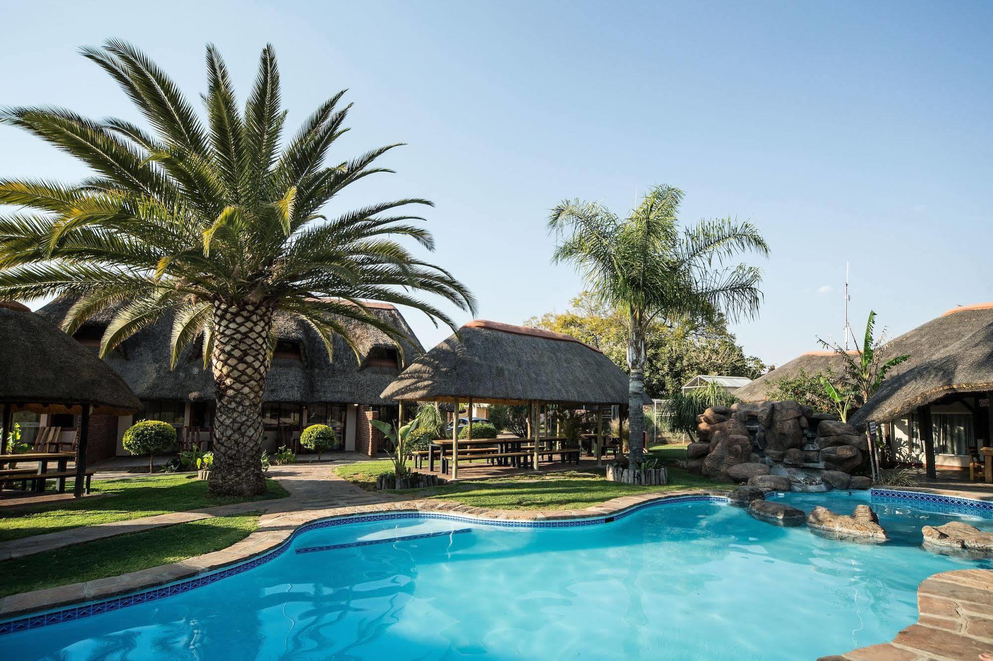 Cest Si Bon Hotel Otjiwarongo Luaran gambar