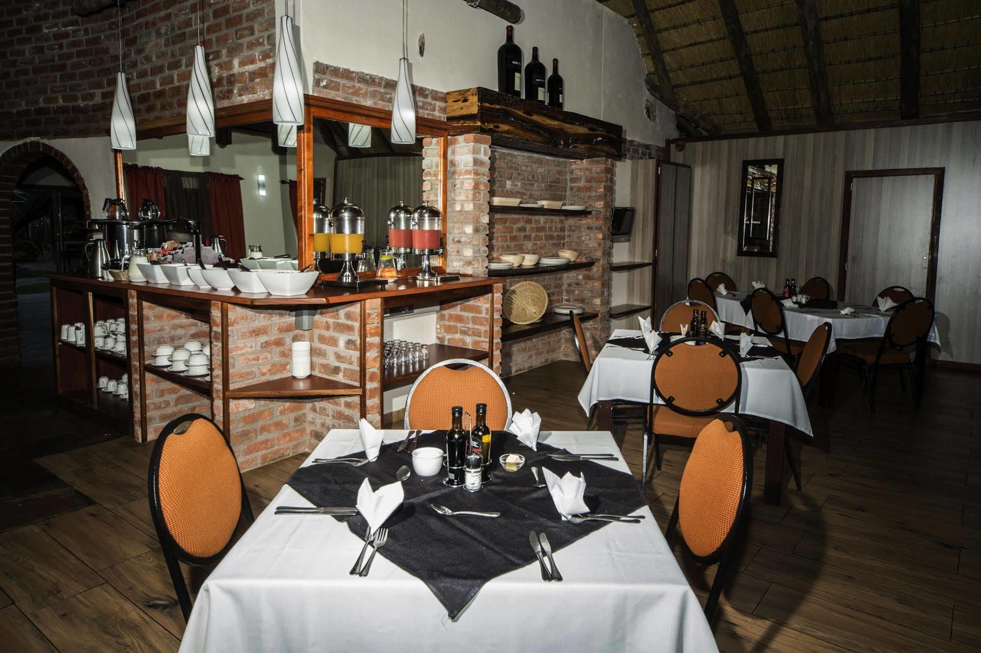 Cest Si Bon Hotel Otjiwarongo Luaran gambar