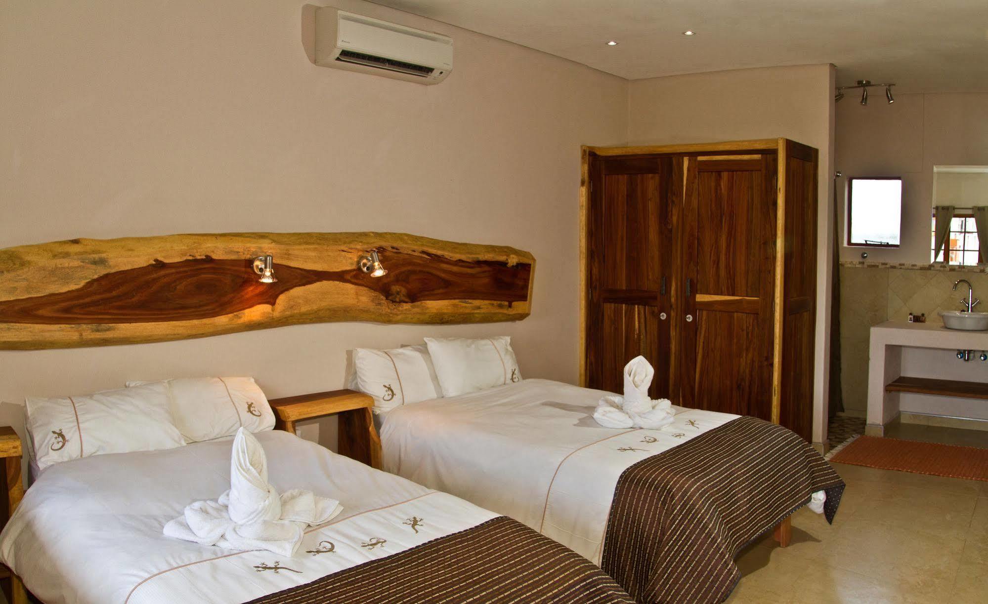 Cest Si Bon Hotel Otjiwarongo Luaran gambar