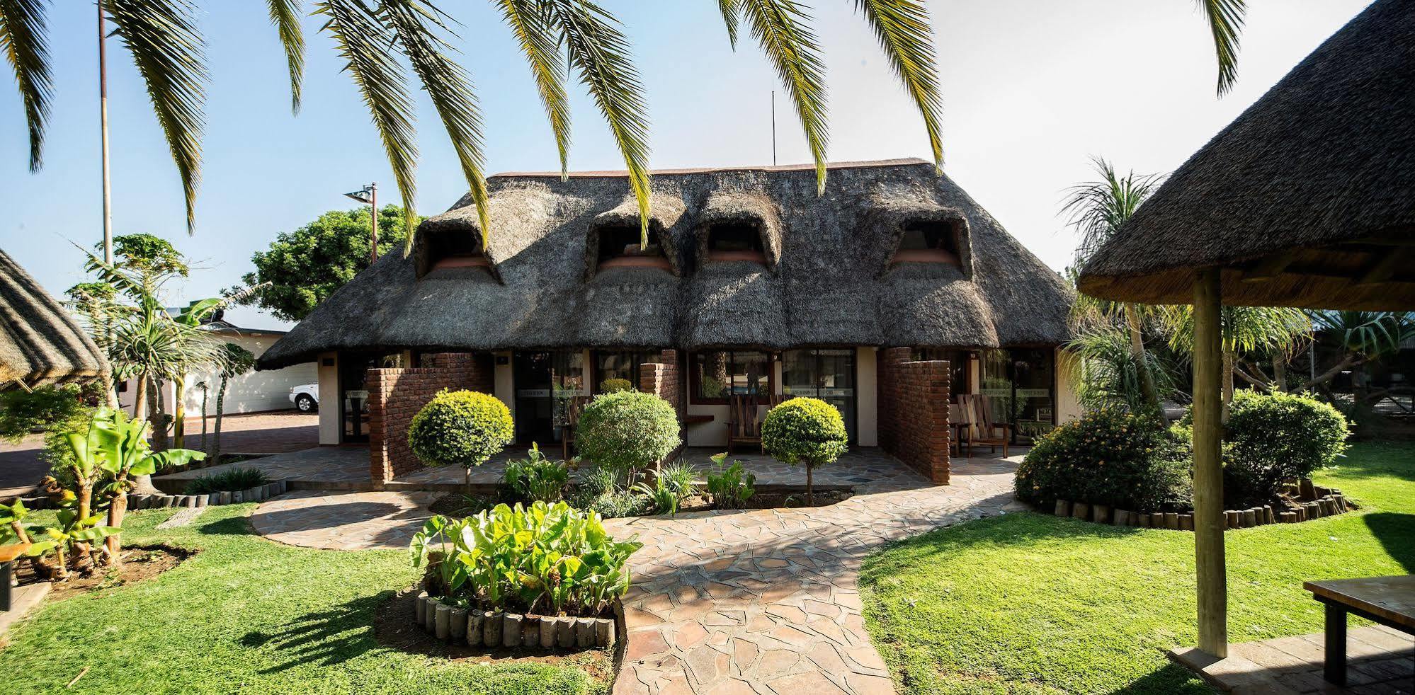 Cest Si Bon Hotel Otjiwarongo Luaran gambar