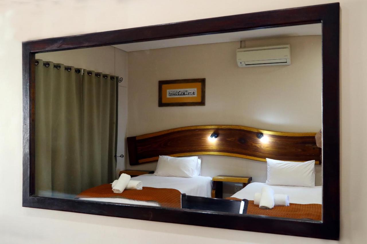 Cest Si Bon Hotel Otjiwarongo Luaran gambar